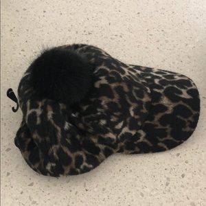 Collection 18 leopard cap with black faux fur pom